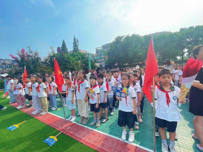 升旗 (3).jpg 升旗 (3).jpg