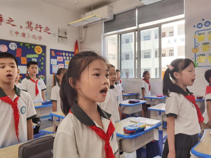 唱红歌 (9).jpg 唱红歌 (9).jpg