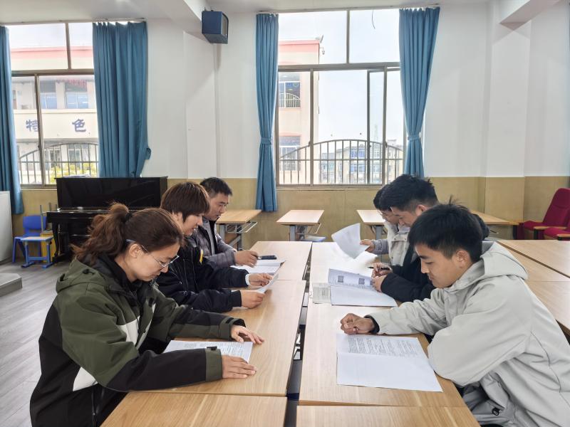 教研活动.jpg 教研活动.jpg