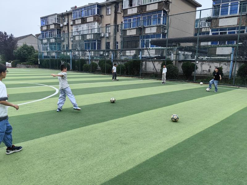 唐足球.jpg 唐足球.jpg