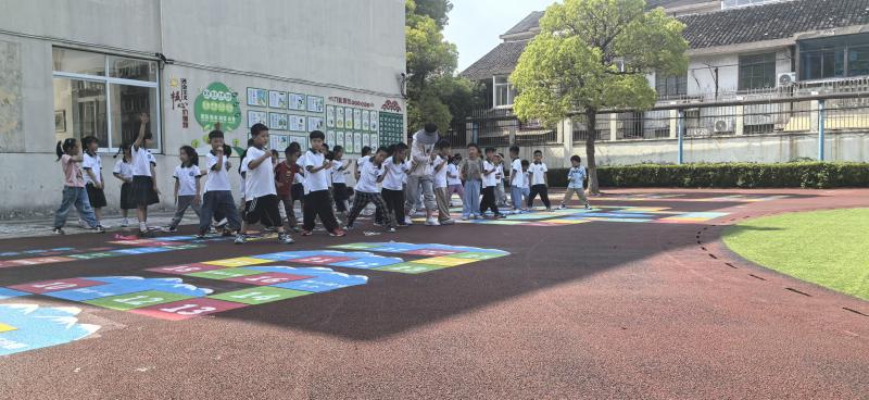 郎站立式起跑.jpg 郎站立式起跑.jpg