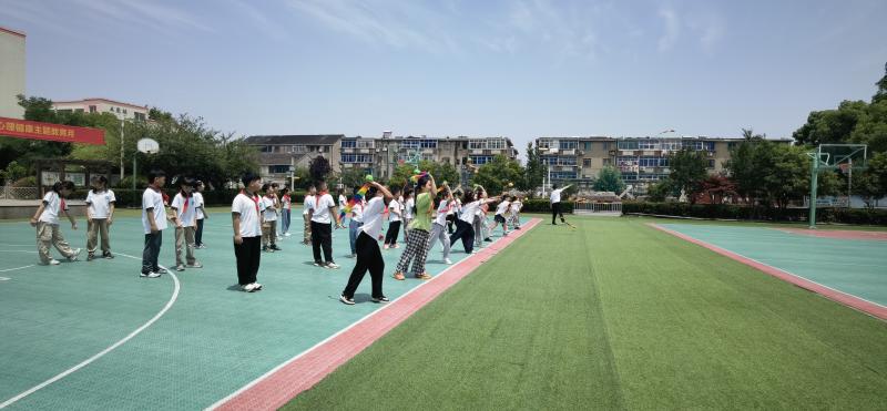 任投掷.jpg 任投掷.jpg